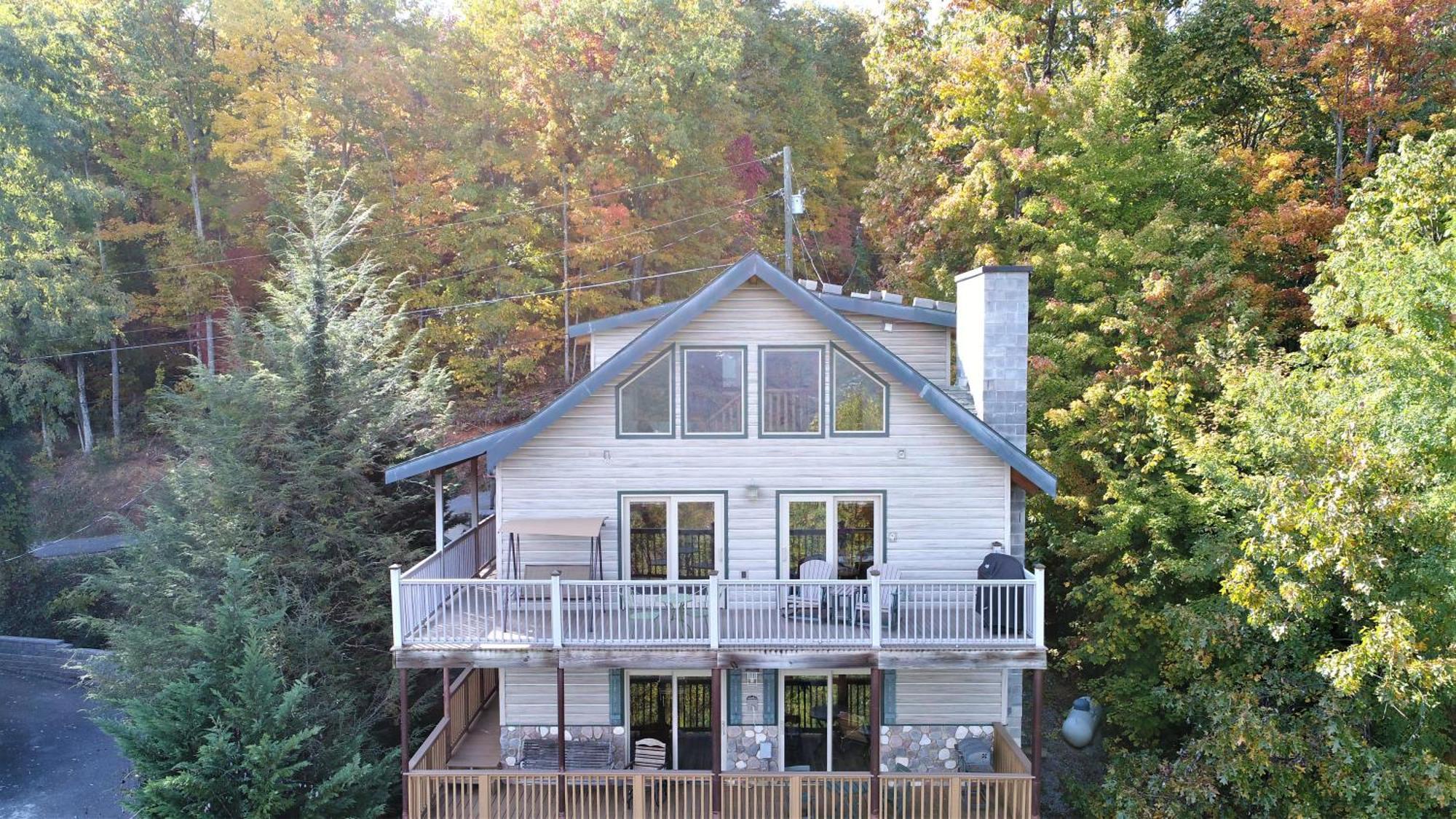 Bear Cave Villa Gatlinburg Exterior photo